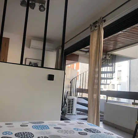 Apartment Studio 118 Rue Saint Charles 15 *